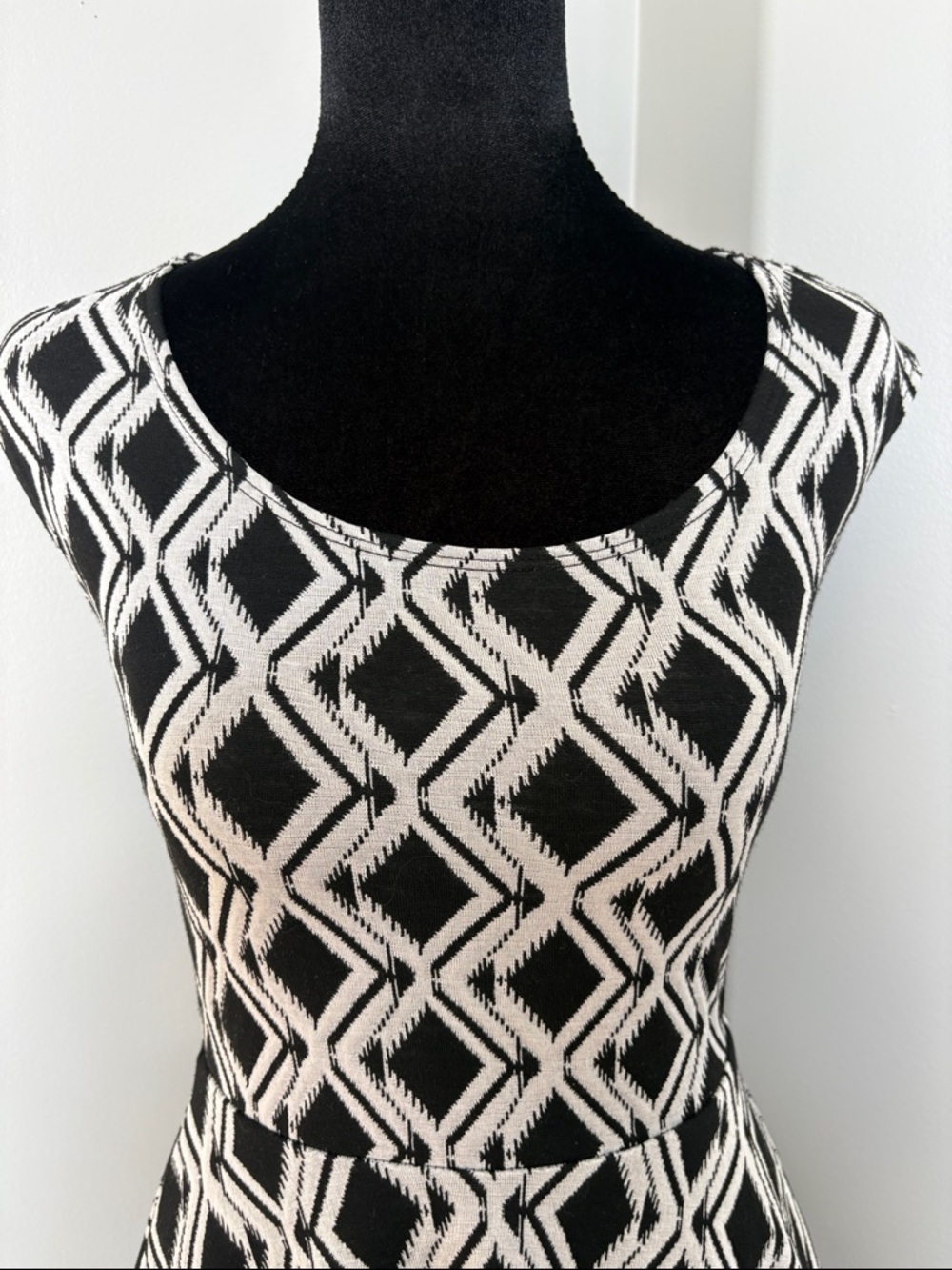 Rebel Sugar Black & White Geometric Fit-and-Flare Dress - Picture 4 of 5